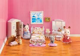 The bedroom & vanity set is a perfect furniture set to add to your calico critters house. Amazon Com Calico Critters Deluxe Floral Bedroom Set Lavender Toys Games