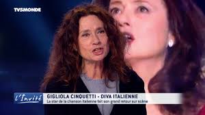 At the age of 16 she won the sanremo music festival in 1964 singing non ho l'età (i'm not old enough) Gigliola Cinquetti Je Suis Nee Italienne Pour Chanter Youtube