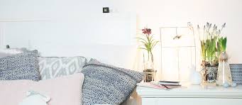 Schlafzimmer dekorieren hochzeit romantisches schlafzimmer dekor. Fruhlingsdeko Im Schlafzimmer Diy Kissenbezug Schon Bei Dir By Depot