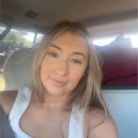 Ellie Kimball's Instagram, Twitter & Facebook