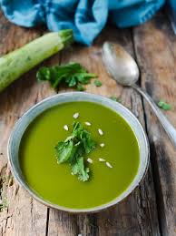 Soupe Courgette Epinards Recette En 2020 Soupe Courgette Recette Soupe Courgette Idee Recette Courgette