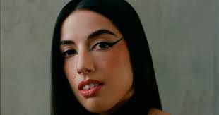 Nicole Mclaughlin's Instagram, Twitter & Facebook