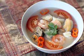 Add garlic, onion and bell pepper to the stockpot. Thai Seafood Soup Tom Yum Talay Ang Sarap