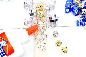 This quick and easy kids' craft is fun and the perfect addition to our noon year's eve kids party. Easy New Year S Eve Diy Noise Maker Craft For Kids Natural Beach Living