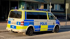 Jun 17, 2021 · trafikverket har gått ut med ett trafikmeddelande där de varnar för att en persienn har hamnat på ölandsbron och stör trafiken. Otl4e3dd7lddum