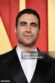 Sean Darling's Instagram, Twitter & Facebook