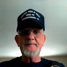 Stephen Hakes's Instagram, Twitter & Facebook