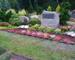 Die grabpflege umfasst alle der unten genannten grabpflegearbeiten. Grabpflege Blumen Timmermann Bremen