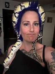 Are ball pythons obsessed with their owners' hair?