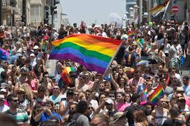 Muchos desconocen por qué se celebra esta celebración el día de 28 de junio y esto se debe a los conocidos como disturbios stonewall (nueva york) que tuvieron lugar en 1969 y fue la primera vez que la comunidad lgbti se unió en estados unidos para luchar por sus derechos. Orgullo Lgbt Por Que Celebra Su Dia El 28 De Junio La Noticia