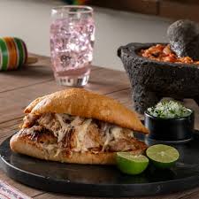Torta de carnitas