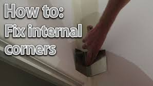 Diy Fix The Cracking Internal Corner Of A Drywall Plaster Wall Fixing Drywall Plaster Walls Drywall Corners