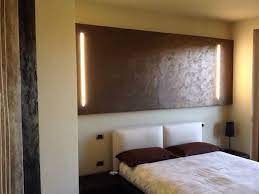 Completano l'opera la finitura il progetto prevede una sorta di parate attrezzata in cartongesso che unisce la funzione di testiera del letto a quella di contenitore e di comodino. Testiera Letto In Cartongesso Testiera Letto In Cartongesso Testata Con Idee Camera Da Letto Testiere Camera Da Letto