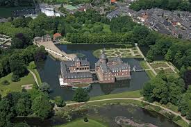 Prachtige Baukunst Im Munsterland Die Wasserburg Anholt Deutschland Burgen Schlosser Deutschland Schloss