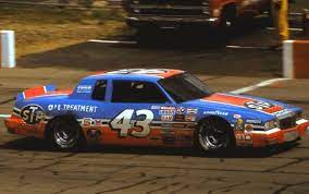 For fastest vehicles nascars drivers increase speed so speedily that it takes them only around 3 to 3.5 seconds. What Are The Tops Speeds Of Nascar Cars Quora