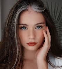 Leila Brady's Instagram, Twitter & Facebook