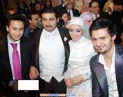 ياسر جلال وزوجته المحجبة وهل تعرف الفنانة المشهورة التى كانت خطيبته ومن هو شقيقه المشاغب youtube. ØµÙˆØ± ÙŠØ§Ø³Ø± Ø¬Ù„Ø§Ù„ ÙˆØ²ÙˆØ¬ØªÙ‡ ØµÙˆØ± Ø¹Ø§Ø¦Ù„ÙŠØ© Ù„Ù„ÙÙ†Ø§Ù† ÙŠØ§Ø³Ø± Ø¬Ù„Ø§Ù„ Ù…Ø¹ Ø²ÙˆØ¬ØªÙ‡