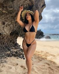 Rachael Ostovich - pikabu.monster