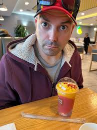 Deso definitely lives up to the hype. Rich and filling. A bit pricey for a  dessert place, but a lovely treat. The crepe with fruit and kid's waffle.