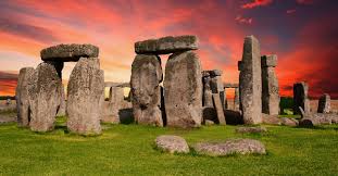 Quelle différence entre un menhir et un dolmen ?