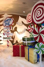 24 Christmas Decoration Ideas For The Office Christmasdecor Displaying Holi Office Christmas Decorations Christmas Party Decorations Fun Christmas Decorations