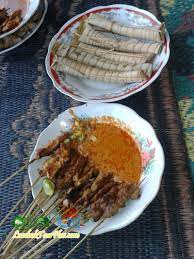 Masakan Khas Lombok Sate Bulayak Yang Sangat Gurih Dan Lezat Yang Cocok Untuk Makan Siang Yuuk Buruan Datang Ke Lombok Dan Cic Makan Siang Makanan Masakan