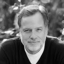 Freeing Energy: How Innovators Are Using Local-scale Solar and Batteries to  Disrupt the Global Energy Industry from the Outside In: Nussey, Bill:  9781732544642: Amazon.com: Books