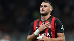 Santiago Giménez, detalles de su sequía goleadora