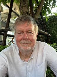 Banbury should do a silent fireworks display so autistic people can go &  cats won't hear it what does everyone think