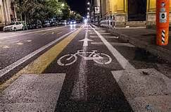 Il testo completo aggiornato al 2021, anche in versione pdf. Nuovo Codice Della Strada Autovelox In Citta Bici E Multe Ecco Cosa Cambia E Le Critiche Dell Aci