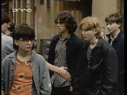 (kliknutím na rok u filmu se zobrazí tranzitní horoskop osobnosti pro vybraný rok). Treti Patro 1985 Tv Serial Fotogalerie Fdb Cz