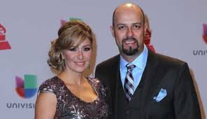 Contact esteban loaiza on messenger. Esteban Loaiza Hits New Low With His Awful Public Messages To His Ex Cristina Eustace Mamaslatinas Com