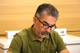 📌 En el salón Osvaldo Alhucema Zambra, del Edificio Consistorial, se  efectuó una reunión encabezada por el alcalde Wilson Núñez (s) junto a Bernardo  Salinas, Secretario Regional Ministerial de Desarrollo Regional (SUBDERE)