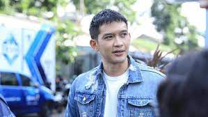 Umur 36 tahun) adalah seorang aktor dan model indonesia yang dikenal karena perannya sebagai marvel di melati untuk marvel, rizky di putri yang ditukar, iman di kau seputih melati dan reyhan alhariz di cinta buta. Sw4ci1tgvzausm