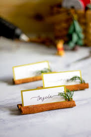 1001 Idees Diy De Decoration De Table De Noel A Faire Soi Meme Decoration Table De Noel Marque Place Noel Table De Noel