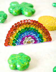 Wanna make some hair clips for girls? Easy Diy Rainbow Sequin Hair Clip Brite And Bubbly
