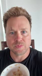 Un desayuno simple y saludable con avena y fresas