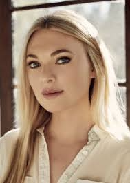 The Rabbit Hutch (B&N Discover Prize Winner) (National Book Award Winner)  by Tess Gunty, Paperback