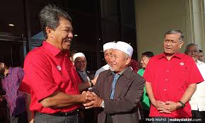 Harga tiket naik 120%, tapi mb kedah mahu membina stadium baharu menggantikan stadium keramat hijau kuning. Malaysiakini Kerjasama Umno Pas Boleh Gugat K Jaan Negeri Perak Kedah