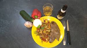 Higado Con Verduras Foie Aux Legumes Recette Plats Espagnols Plat Foie De Veau