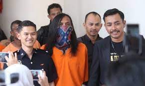 Sofi jikan was remanded by the court for three days to facilitated investigations yesterday. Selepas Sofi Jikan Polis Panggil 2 Lagi Individu