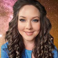 Elizabeth Tripp's Instagram, Twitter & Facebook