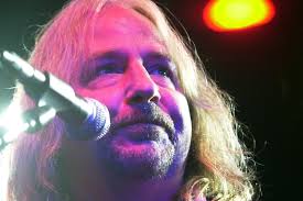 See Flyte, Florence Pugh Sing New Song 'Tough Love'