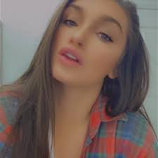 Erin Claire (@its_erinclaire)