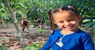 Isha Cabrera oficializa candidatura a diputada por Ultramar ante la JCE