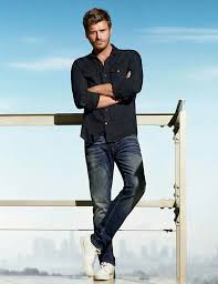 Pin By Harun Ozturk On Kivanc Tatlitug Turkish Men Celebrities Male Actor Model