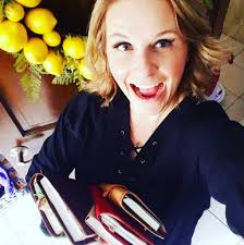 Artist Spotlight: Miss Vicky Bee