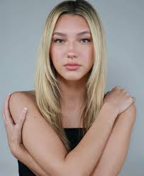 🚨ATTN: Our current NFG models only! We're launching a weekly IG takeover  where YOU get to share a piece of your story 🚨— who you are, why you  joined NFG, and what