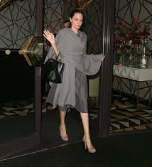The talented star came from an acting background and was born on 4th july 1975 in california, united states. Angelina Jolie Street Style Popsugar Fashion