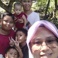 Siapa pernah makan gado-gado yang makcik tu jual di pasar malam KB?